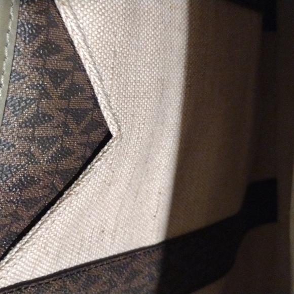 Michael Kors Large Eva Shoulder Tote Bag with wristlet Brown / Olive SOLD, SOLD, - Picture 8 of 16